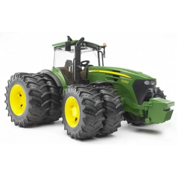 Traktor John Deere 7930 sa duplim gumama BRUDER.