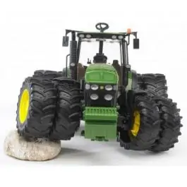 Traktor John Deere 7930 sa duplim gumama BRUDER.