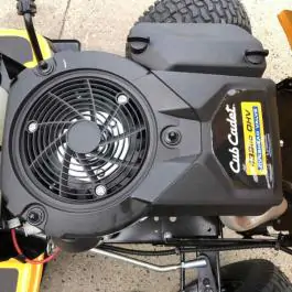 Benzinski traktor za košenje trave sa korpom LT1 NR92 Cub Cadet