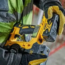 Akumulatorski elektro pneumatski čekić SDS-Plus bez četkica 18V/5Ah DCH274P2 DeWalt