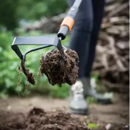 Fiskars grabuljica-kultivator sa ravnjačom QuickFit