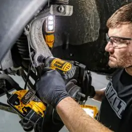 DeWalt akumulatorski udarni odvijač 18V XR DCF880N