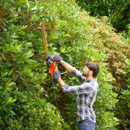 Black & Decker BEHT251KIT električni trimer za živu ogradu