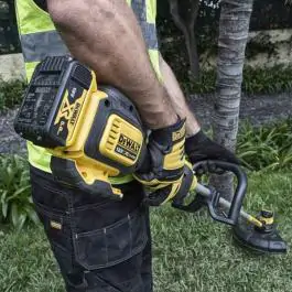 DeWALT akumulatorski trimer za travu DCM561P1