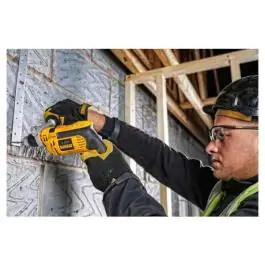 DeWalt DWD024 Udarna bušilica, 750W