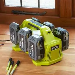 RYOBI RC18640 je 6-portni brzi punjač