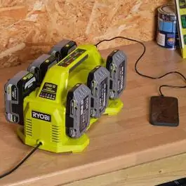 RYOBI RC18640 je 6-portni brzi punjač