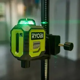 Samonivelirajući laserski nivelator (nivelir) sa stativom - RYOBI RB360GLL-K