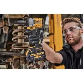 DeWalt DCF921NT aku udarni odvijač 18V, 450 Nm, kompaktan, bez baterije, u koferu
