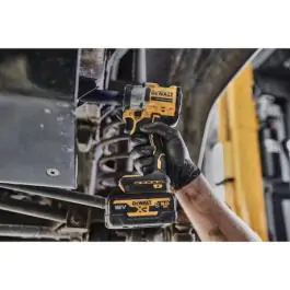 DeWalt DCF921NT aku udarni odvijač 18V, 450 Nm, kompaktan, bez baterije, u koferu