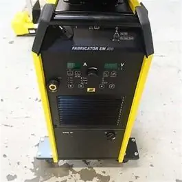 ESAB Fabricator EM401iW FEED 304W industrijski MIG/MAG i MMA aparat za zavarivanje 400A sa vodenim hlađenjem