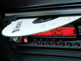 Auto plejer CD/MP3/Audio in/FM, RDS 4x40W, crveni displej , euro konektor, C400 XWAVE